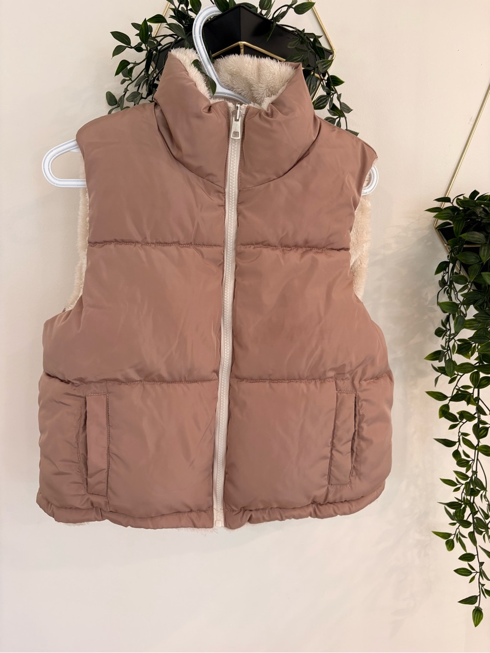 Streetwear Society Dusty Rose Quilted Puffer Vest with Sherpa Trim